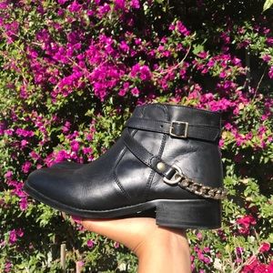 STEVE MADDEN LEATHER ANKLE BOOTS